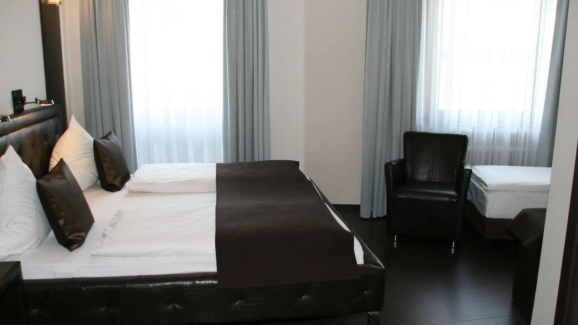 Mauritius Komfort Hotel In Der Altstadt Cologne