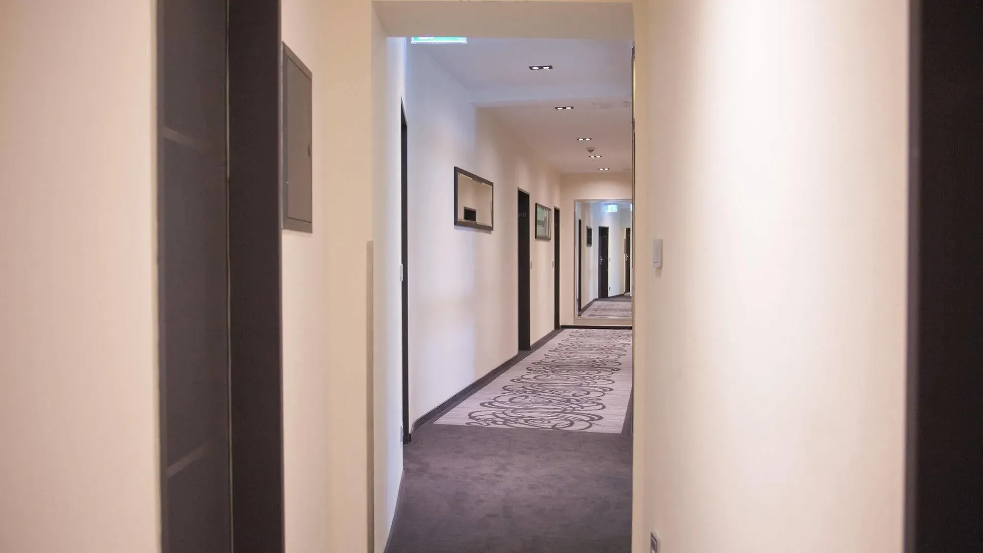 Mauritius Komfort Hotel In Der Altstadt Cologne